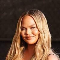 Chrissy Teigen Nahé
