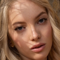 Emma White Nahé