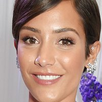 Frankie Bridge Nahé