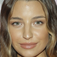 Julia Wieniawa Nahé