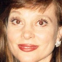 Leigh Taylor-Young Nahé