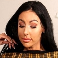 Mila Amora Nahé