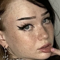 Pale Freckled Girls Nahé