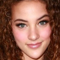 Sofie Dossi Nahé