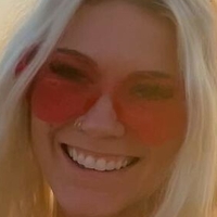 Taylor Hughs Nahé